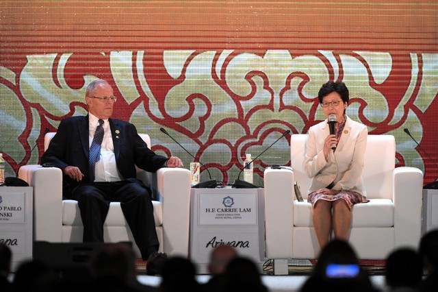 Nghị sự dày đặc của các quan chức cấp cao APEC